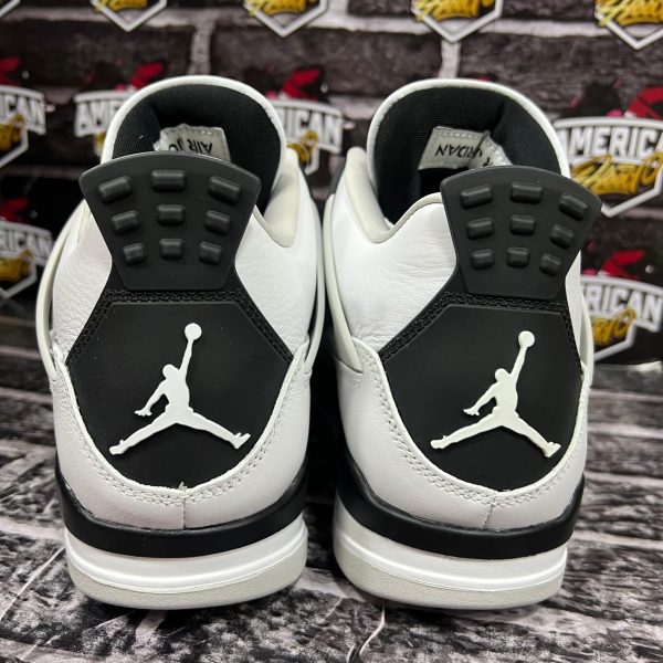 Jordan Retro 4 Black Military - Imagen 3
