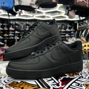 Nike Air Force 1 Low Triple Black