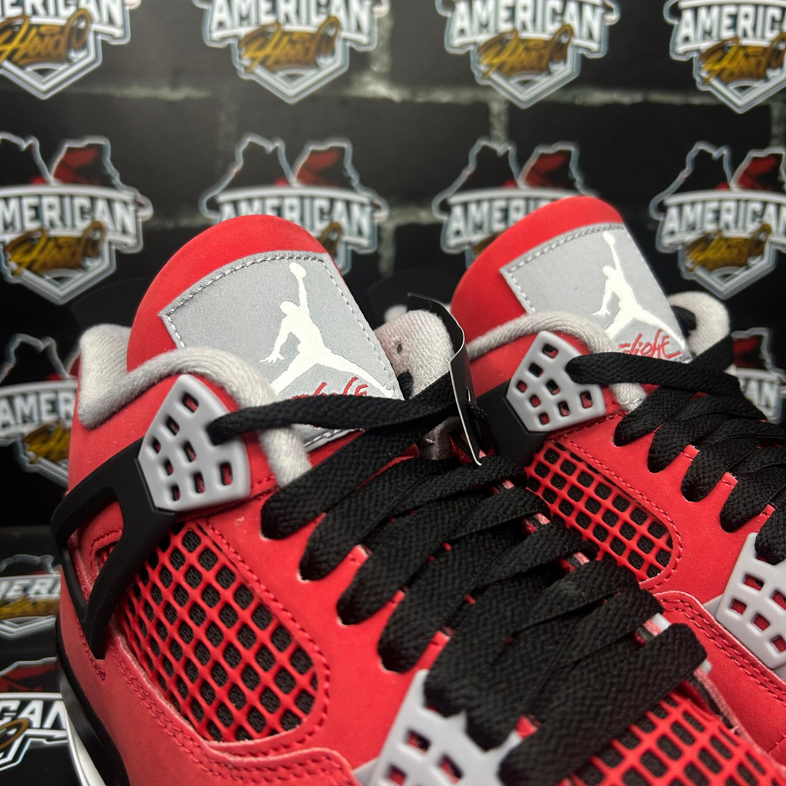 Jordan Retro 4 Toro - Imagen 2